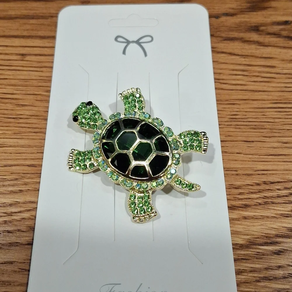 Green Turtle Brooch - Picture 3 of 3